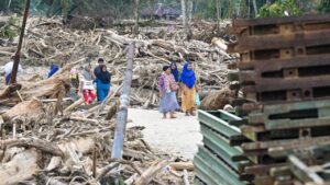 OJK Beri Keringanan Utang Pinjol bagi Korban Banjir Aceh, Sumut, dan Sumbar