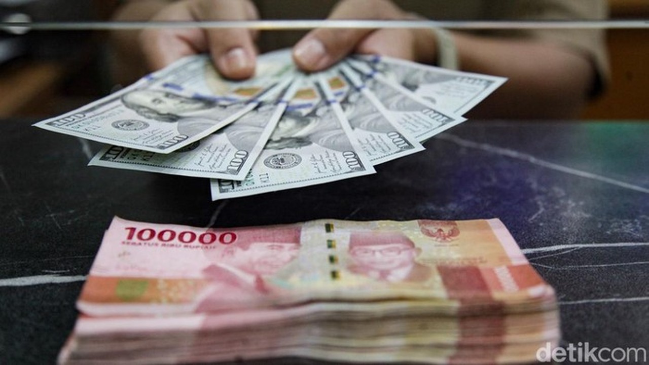 Rupiah Menguat Tipis Jelang Natal, Dolar AS Bergerak Variatif Terhadap Mata Uang Lain